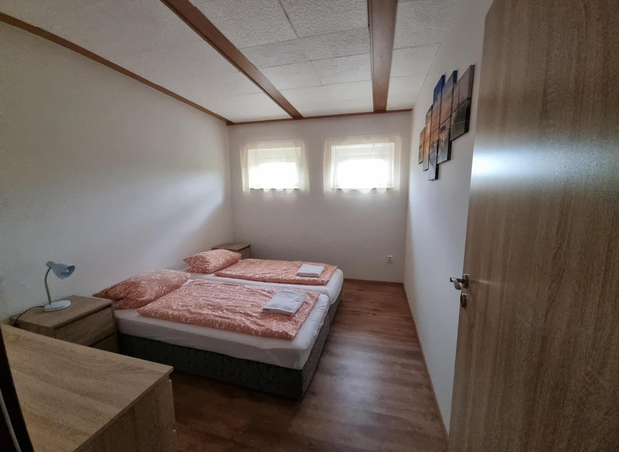 Apartmany Vinarstvi Klucov Lstibor Exteriör bild