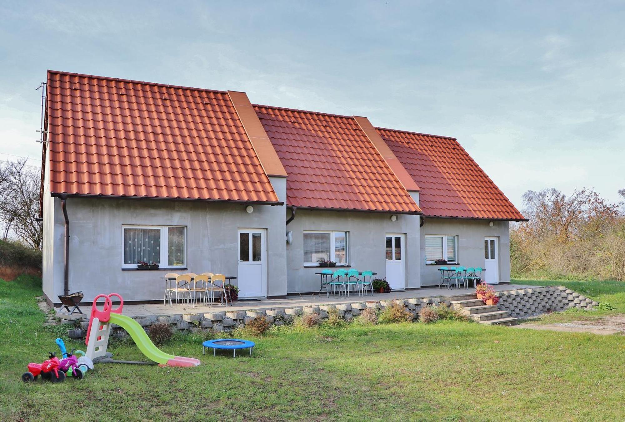 Apartmany Vinarstvi Klucov Lstibor Exteriör bild