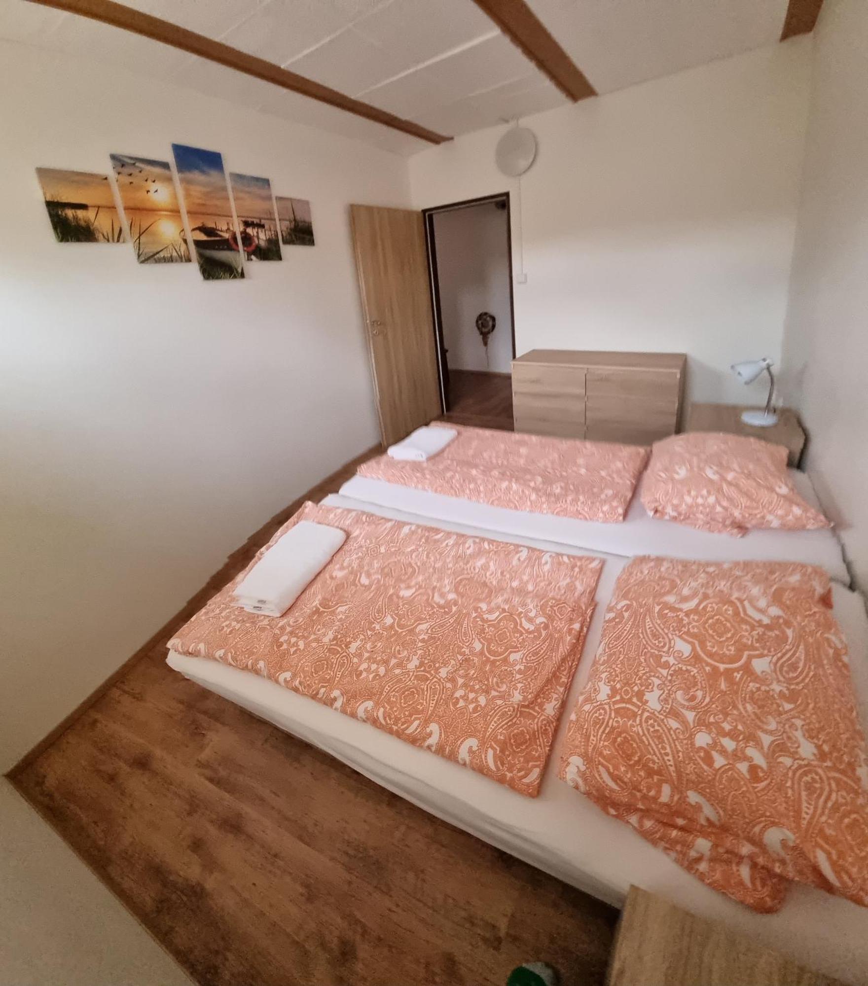 Apartmany Vinarstvi Klucov Lstibor Exteriör bild